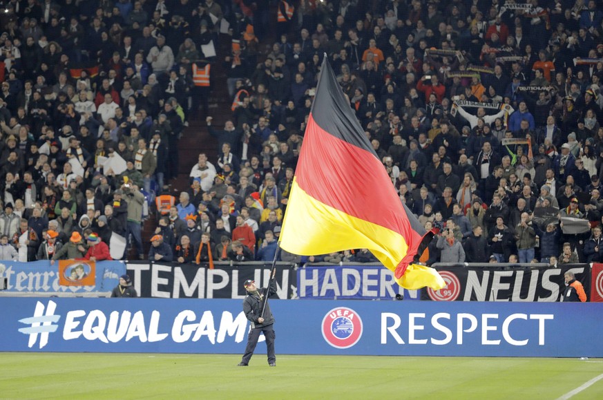 Der Uefa-Slogan "Respect" wird von vielen Fans noch immer nicht gelebt...&nbsp;