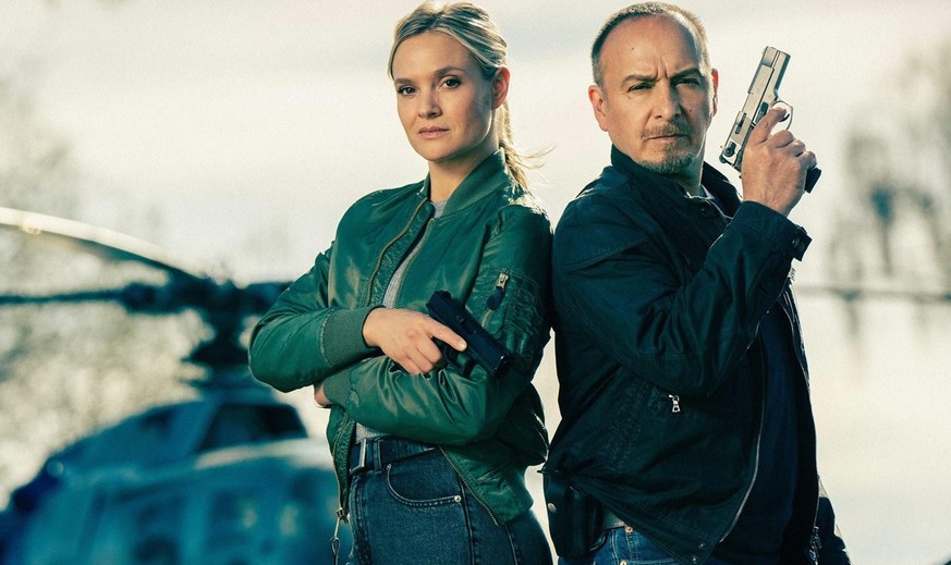 Das Team von der Autobahnpolizei: Vicky Reisinger (Pia Stutzenstein) und Semir Gerkhan (Erdogan Atalay)

+++ Die Verwendung des sendungsbezogenen Materials ist nur mit dem Hinweis und Verlinkung auf R ...