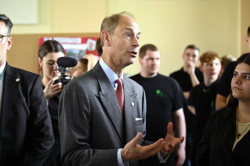 Prinz Edward beim Besuch der Schule am Schillerpark im Rahmen der Verleihung des Duke Award im Wedding. Berlin, 22.05.2023 *** Prince Edward visiting the school at Schillerpark during the Duke Award c ...