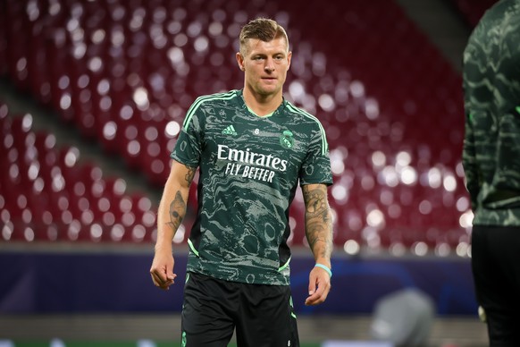 ARCHIV - 24.10.2022, Sachsen, Leipzig: Fußball: Champions League, vor dem Spiel RB Leipzig - Real Madrid. Madrids Spieler Toni Kroos nimmt am Abschlusstraining in der Red Bull Arena teil. (zu dpa: «RB ...