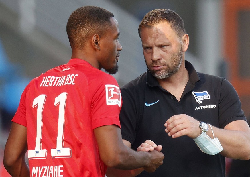 Bochum, Deutschland, 1. Fussball Bundesliga 4. Spieltag VFL Bochum : Hertha BSC Berlin 1:3 12. 09. 2021 im Vonovia Ruhrstadion in Bochum Trainer Pal DARDAI HBSC re.- und Myziane MAOLIDA HBSC li.- ***  ...