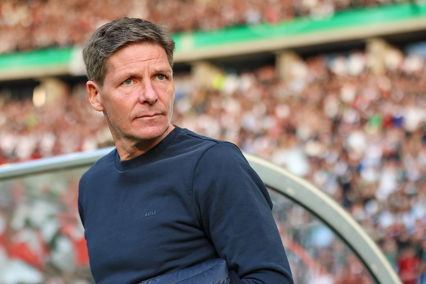 ARCHIV - 03.06.2023, Berlin: Fußball: DFB-Pokal, Finale, RB Leipzig - Eintracht Frankfurt im Olympiastadion. Frankfurts Cheftrainer Oliver Glasner kommt ins Stadion. (zu dpa: «Frankfurts Ex-Coach Glas ...