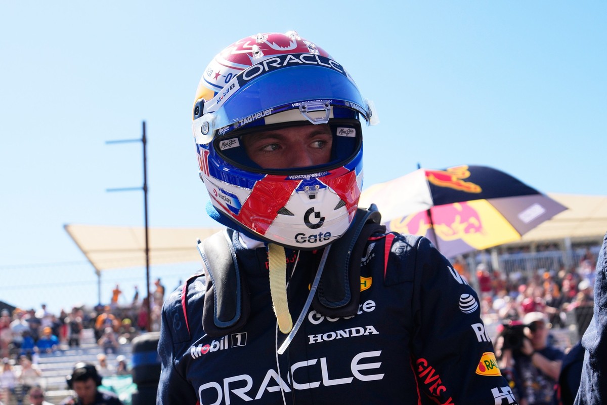 Red Bull driver Max Verstappen of the Netherlands prepares for the start of the Formula One U.S. Grand Prix auto race in Austin, Texas, Sunday, Oct. 19, 2025. (AP Photo/John Locher)