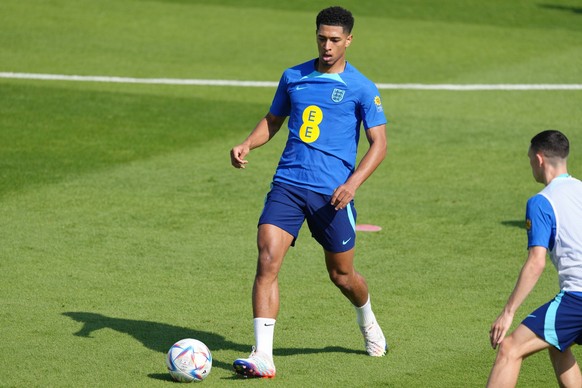 England Training Session and press conference, PK, Pressekonferenz - Al Wakrah Sports Club Stadium - Thursday November 17th England s Jude Bellingham during a training session at the Al Wakrah Sports  ...