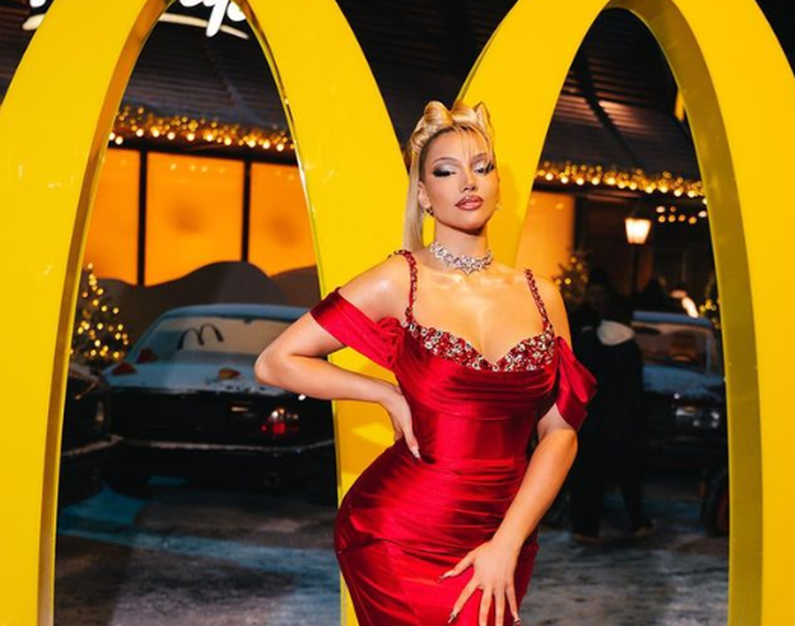 Shirin David kooperiert mit McDonald's.