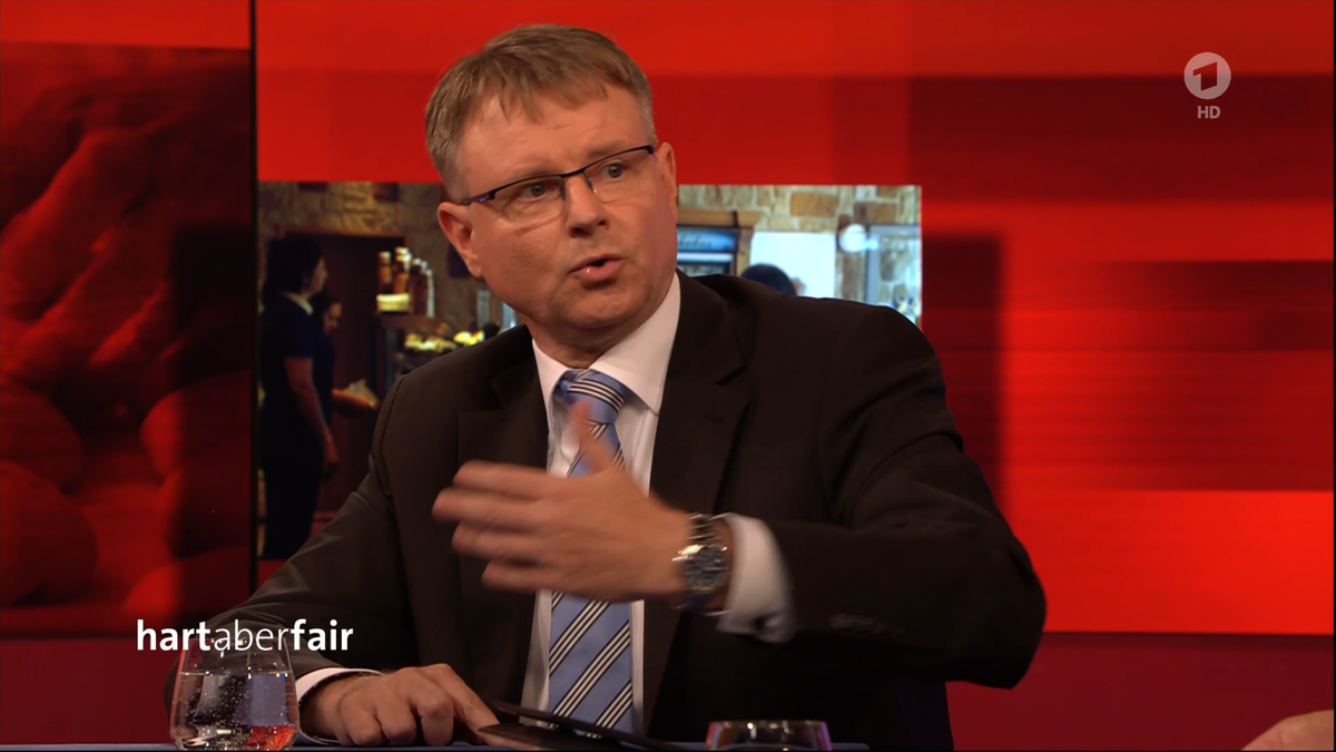 Der Ökonom Stefan Kooths sieht den Höhepunkt der Krise noch nicht erreicht.