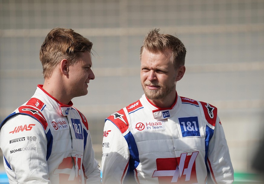 Mick Schumacher (links) und Rückkehrer Kevin Magnussen fahren dieses Jahr für das Haas-Team in der Formel 1. 
