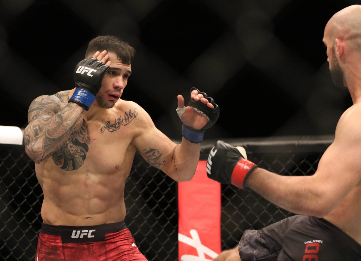MMA: UFC Fight Night-Busan-Oezdemir vs Rakic, Dec 21, 2019 Busan, SOUTH KOREA Volkan Oezdemir red gloves fights Aleksandar Rakic blue gloves during UFC Fight Night at Sajik Arena. Mandatory Credit: Ja ...
