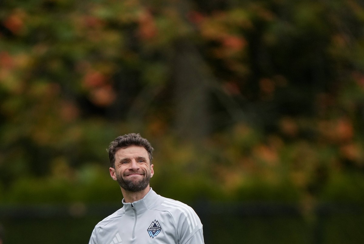 October 22, 2025, Vancouver, Bc, CANADA: Vancouver Whitecaps Thomas Muller looks on during MLS, Fussball Herren, USA soccer practice, in Vancouver, on Wednesday, Oct. 22, 2025. The Whitecaps will star ...