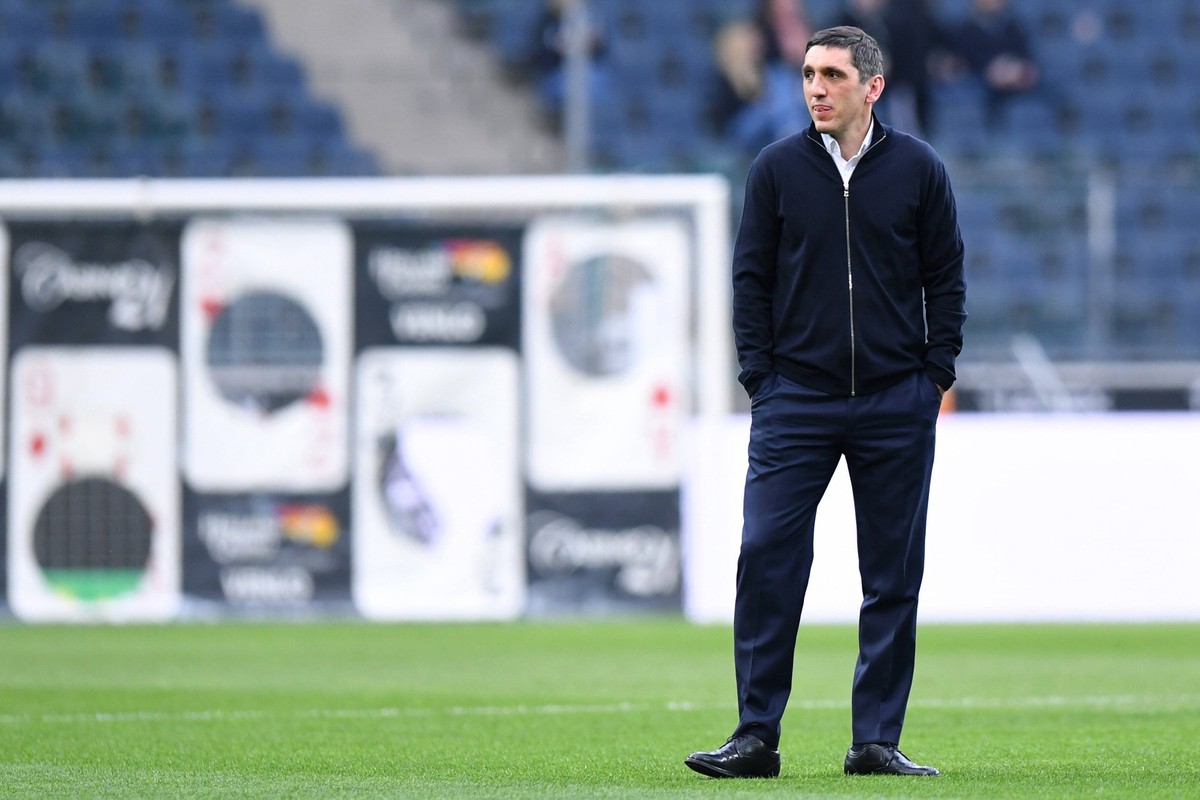 Fu�ball 1. Bundesliga 26. Spieltag Borussia M�nchengladbach - Hertha BSC Berlin am 12.03.2022 im Borussia-Park in M�nchengladbach Tayfun Korkut Trainer / Chefrainer Berlin DFL regulations prohibit any ...