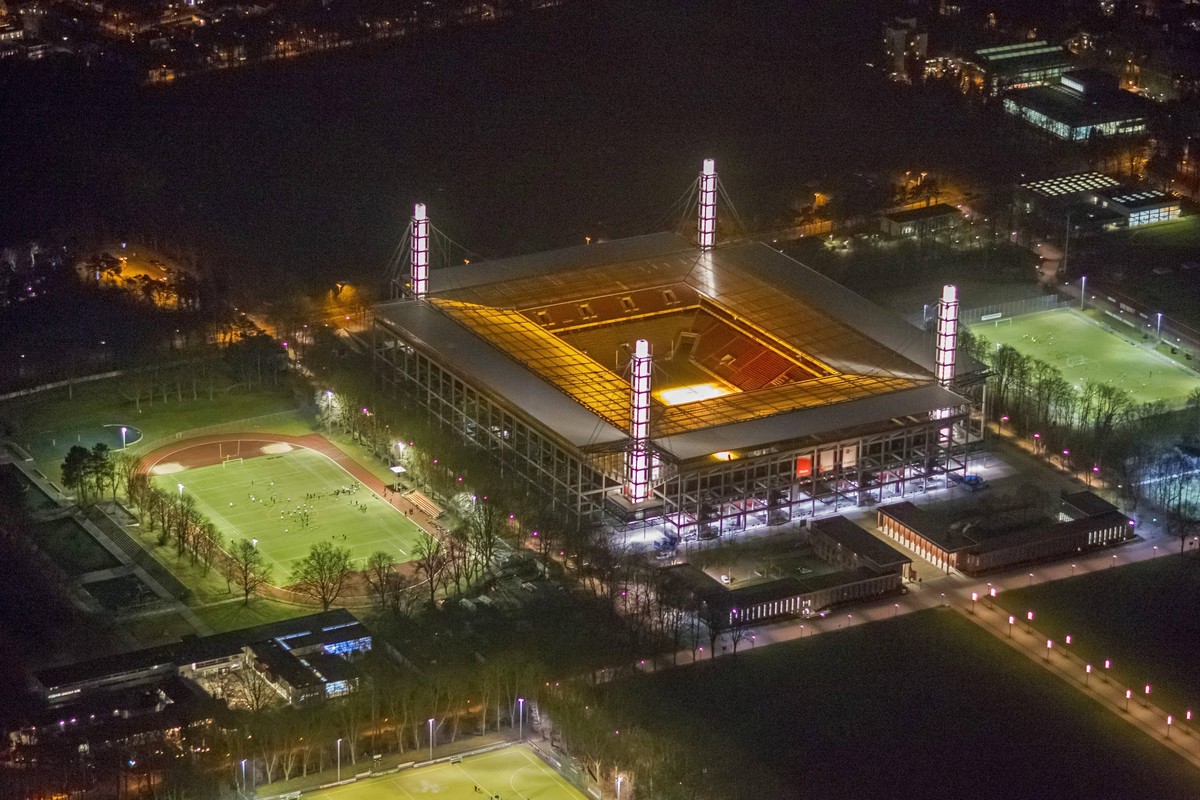 Nachtaufnahme des RheinEnergieStadions Muengersdorfer Stadion im Stadtteil Muengersdorf, Fussballstadion des 1. FC Koeln, 26.03.2013, Luftbild, Deutschland, Nordrhein-Westfalen, Koeln Night view of Rh ...