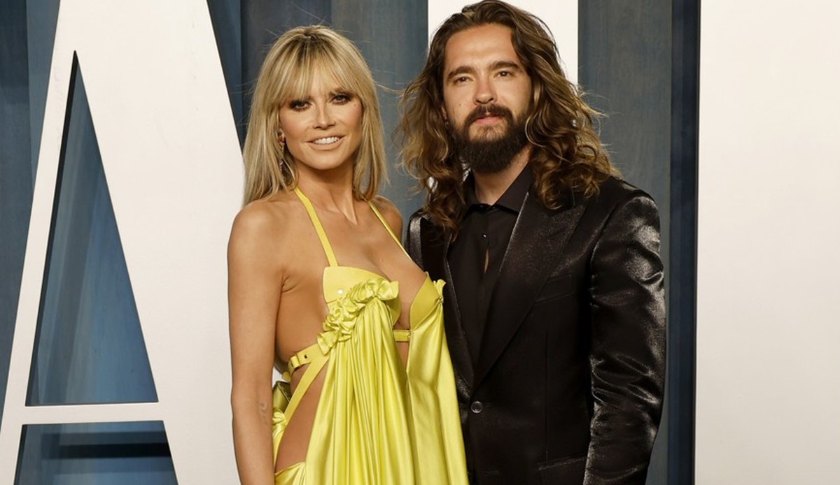 BEVERLY HILLS, CALIFORNIA - MARCH 27: (L-R) Heidi Klum and Tom Kaulitz attend the 2022 Vanity Fair Oscar Party hosted by Radhika Jones at Wallis Annenberg Center for the Performing Arts on March 27, 2 ...