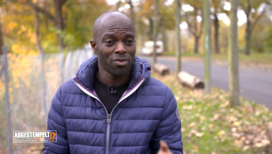 Fußball-Star Hans Sarpei in seiner RTL2-Doku "Abgestempelt!? Hans Sarpei will's wissen".