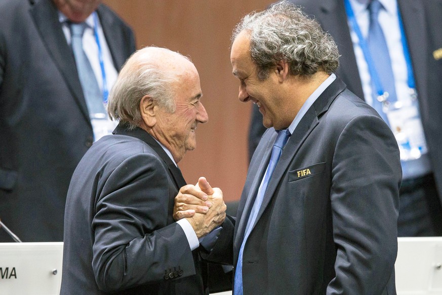 Joseph Blatter (links) und Michel Platini wurden von einem Schweizer Gericht für unschuldig befunden. 