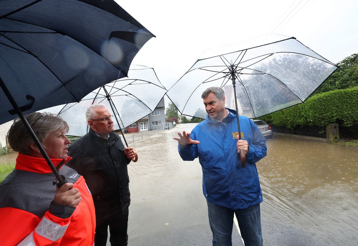 Viele Orte in Bayern sind durch den Dauerregen überflutet.