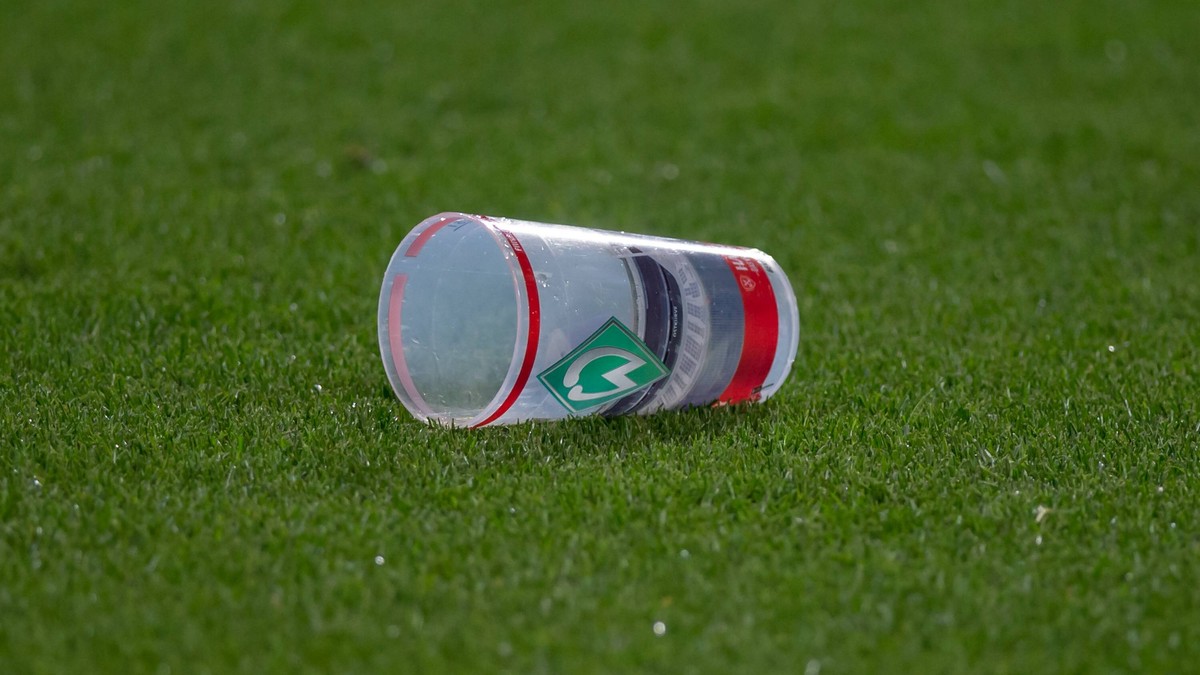 Werder Bremen und die meisten anderen Bundesligisten nutzen schon lange harte Mehrwegbecher.
