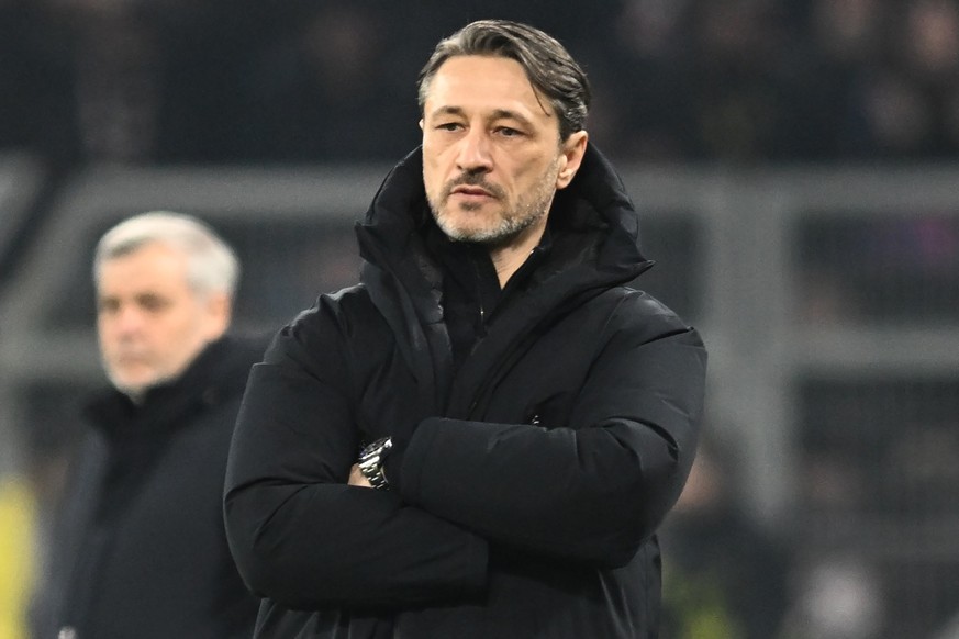 04.03.2025, Nordrhein-Westfalen, Dortmund: Fußball: Champions League, Borussia Dortmund - OSC Lille, K.o.-Runde, Achtelfinale, Hinspiele, Signal Iduna Park, Dortmunds Trainer Niko Kovac verfolgt die P ...