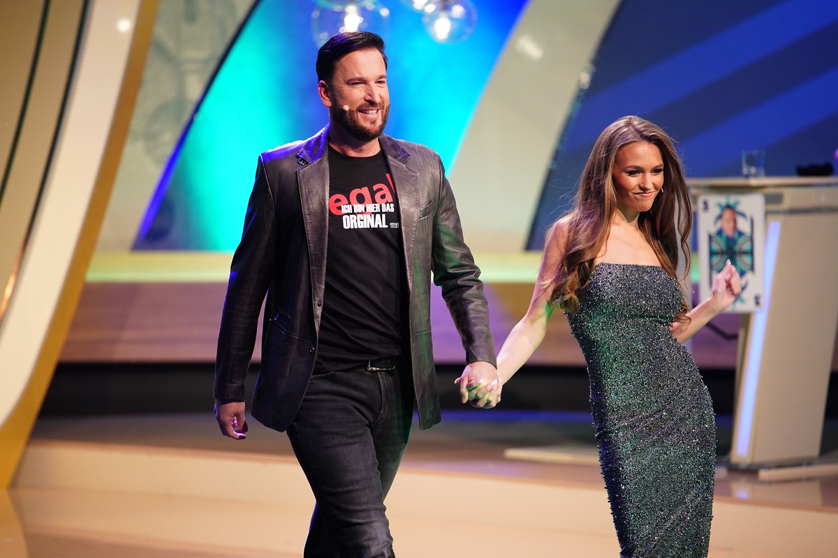 Michael Wendler und Laura Müller: Seine 19-jährige Freundin unterstützte ihn in der Show.