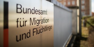 Nach dem BAMF-Skandal sollen Tausende Asyl-Entscheidungen überprüft werden