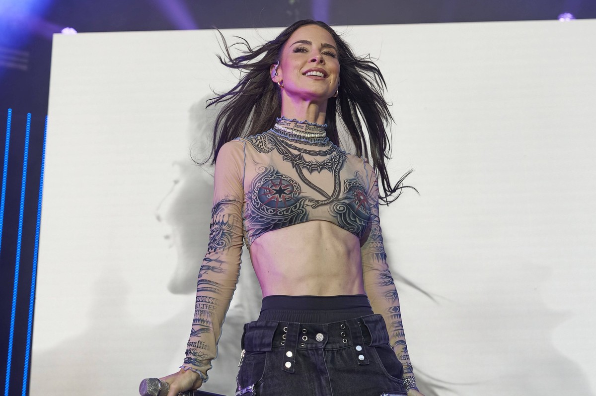Lena Meyer-Landrut live beim Sommerfestival 2024 unter dem Motto Beats, Bands und Beach in der Autostadt. Wolfsburg, 20.07.2024 *** Lena Meyer Landrut live at the 2024 Summer Festival under the motto  ...