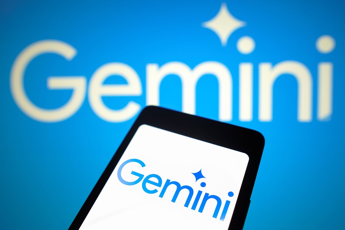 Photo illustration in Brazil - 06 Feb 2024 In this photo illustration, the Google Gemini Bard logo is displayed on a smartphone screen and in the background. Brazil Copyright: xRafaelxHenriquex/xSOPAx ...