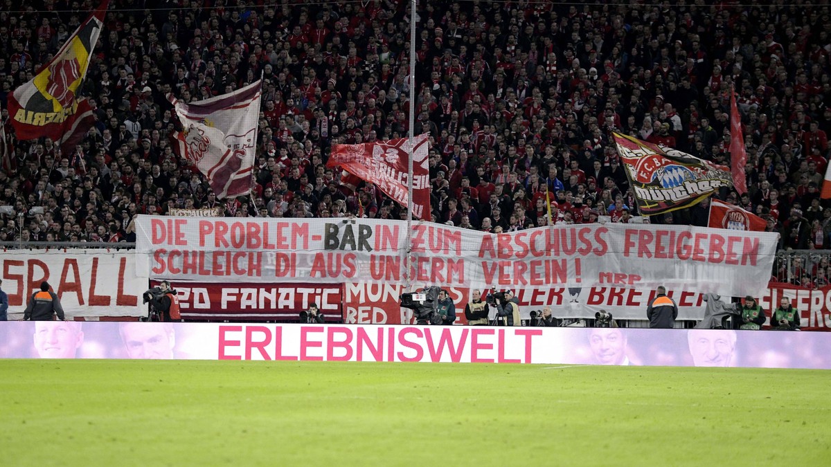 FC Bayern: Südkurve fordert, dass Dorothee Bär den Verein verlässt