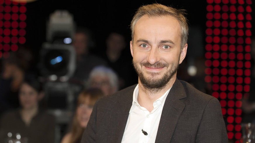 3nach9 Talkshow im Bild: Jan Böhmermann Satiriker Er ist der Chefsatiriker der Republik: Jan Böhmermann. Mit seiner Satire-Sendung Neo Magazin Royale sorgt er regelmäßig für Gesprächsstoff manchmal wi ...