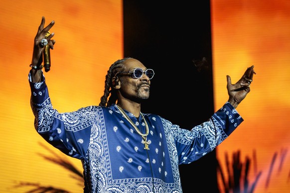 Bilder des Jahres 2023, Entertainment 09 September Entertainment Themen der Woche KW38 Entertainment Bilder des Tages ROTTERDAM - American rapper Snoop Dogg during a performance in Rotterdam AHOY as p ...