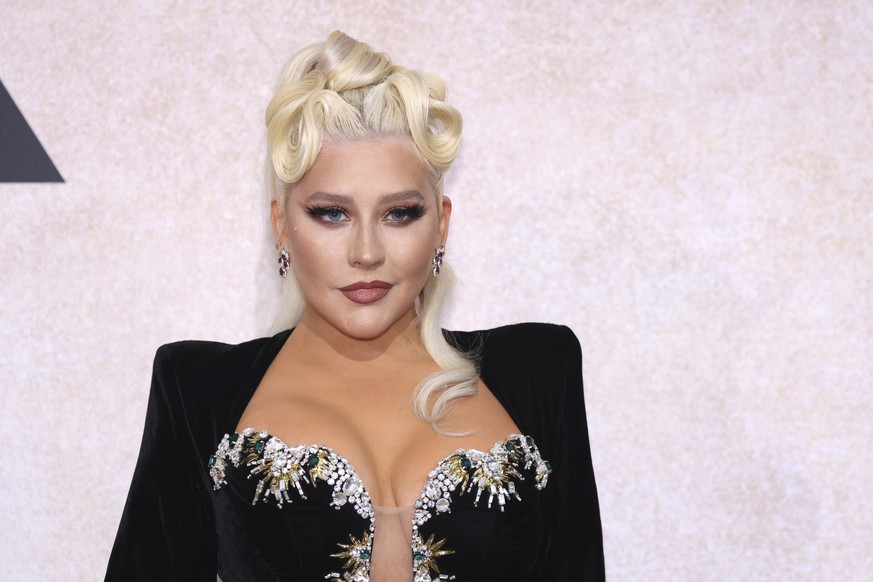 26.05.2022, Frankreich, Cap D&#039;antibes: Christina Aguilera, US-S�ngerin, kommt zur amfAR Cinema Against AIDS Gala im Hotel du Cap-Eden-Roc w�hrend des 75. Filmfestivals von Cannes in Cap d&#039;An ...