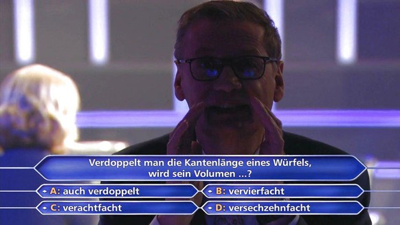 Günther Jauch spricht zum TV-Publikum.