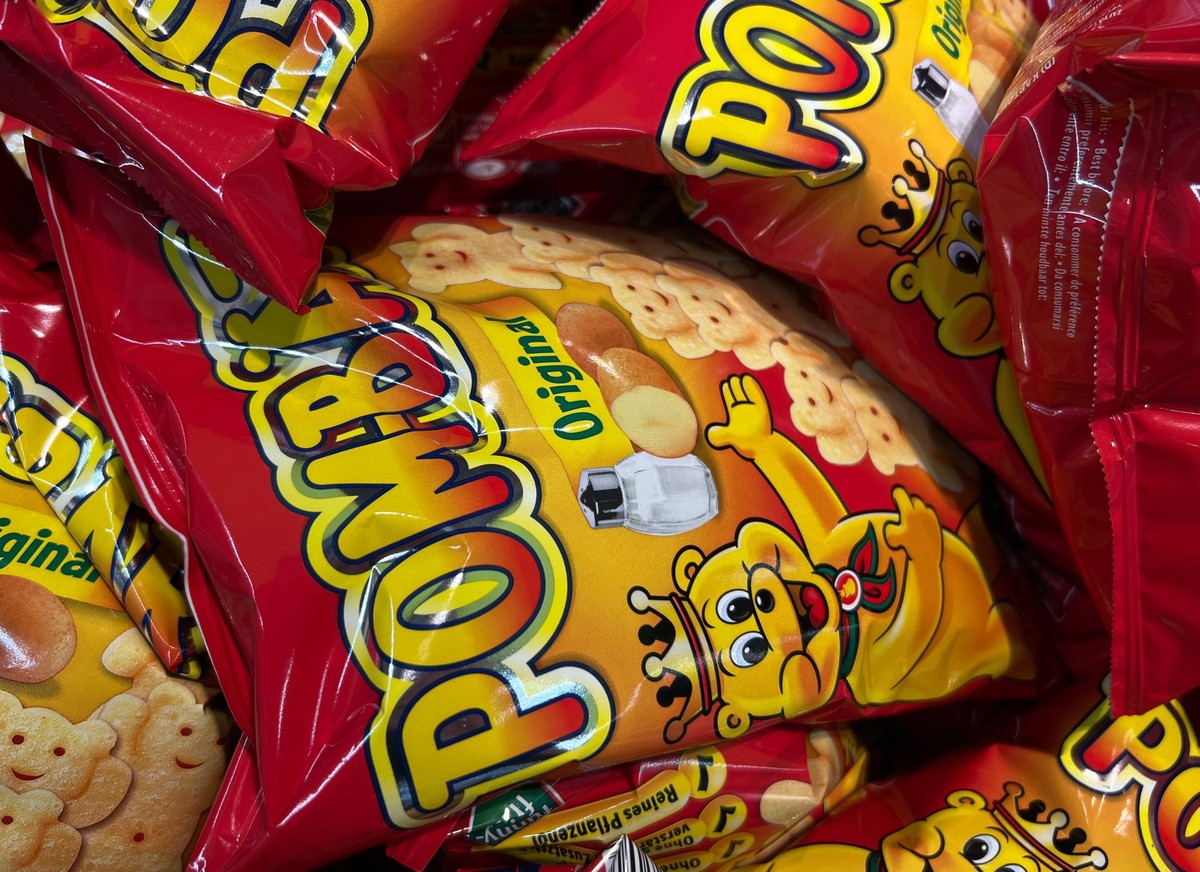 Mehrere Tüten der Marke POM-BÄR *** Several bags of the brand POM BÄR Copyright: xmix1pressx
