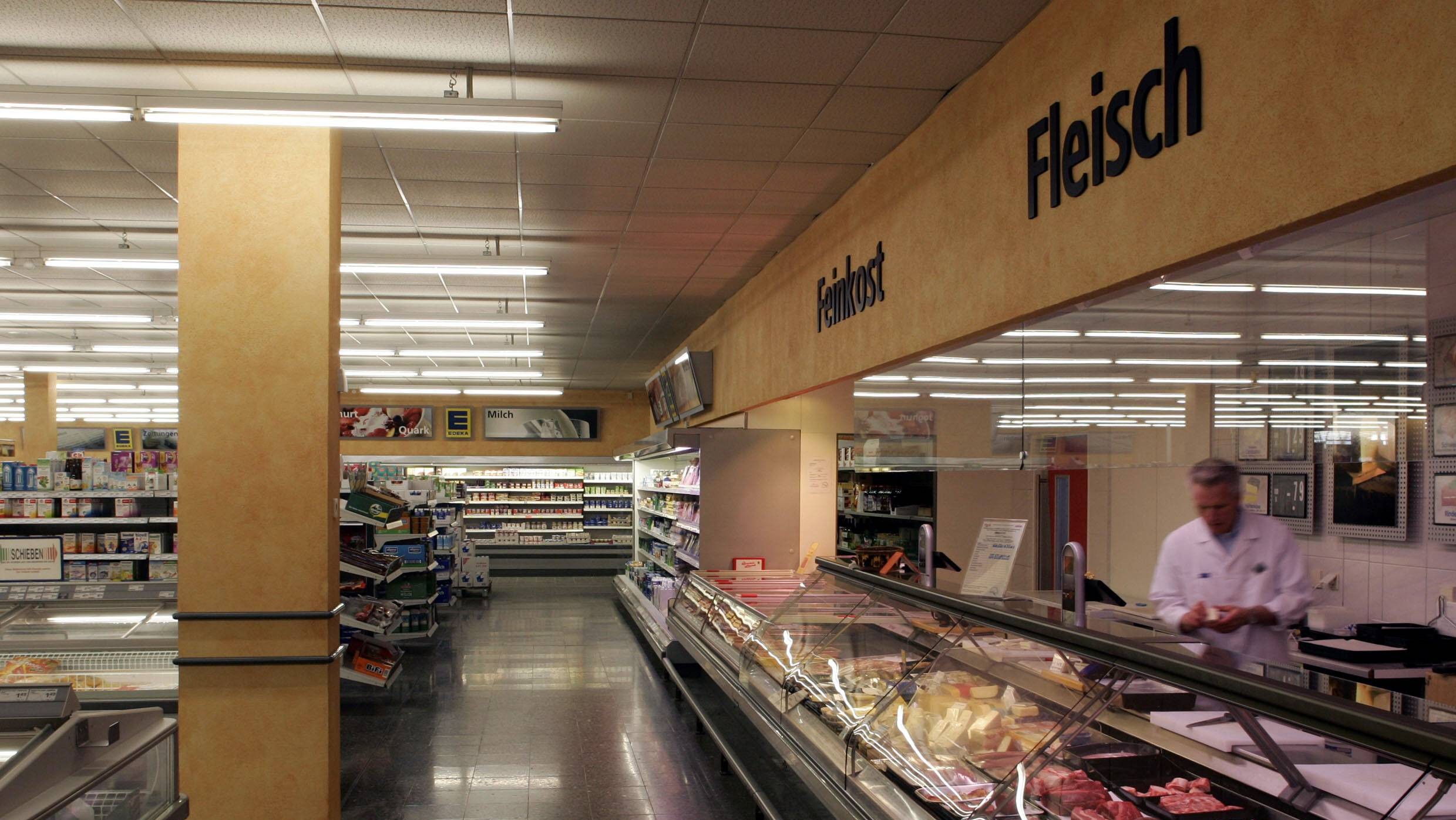 Edeka: Respektlos-Mutter an Wurst-Theke – jetzt wehren sich die