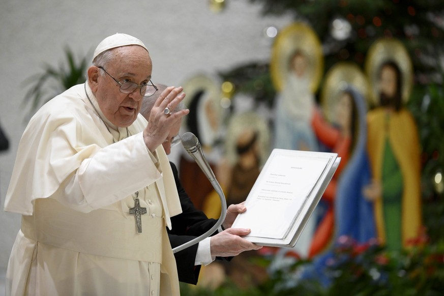 Vatikan, Papst Franziskus Generalaudienz Italy, Rome, Vatican, 2023/12/13.Pope Francis during his weekly general audience in Paul VI Hall, Vatican City Photograph by Vatican Media / Catholic Press Pho ...