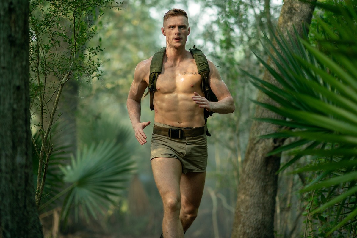 BOOTS. Max Parker as Sgt. Sullivan in Episode 103 of Boots. Cr. Alfonso &quot;Pompo&quot; Bresciani/Netflix © 2023