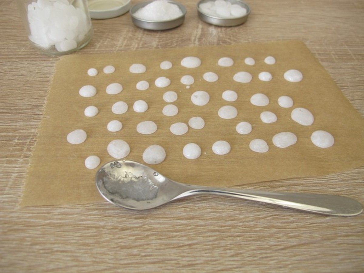 Xylitol candies, homemade sweets from birch sugar - Xylit-Bonbons, selbst gemachte Pastillen aus Xylitol Birkenzucker