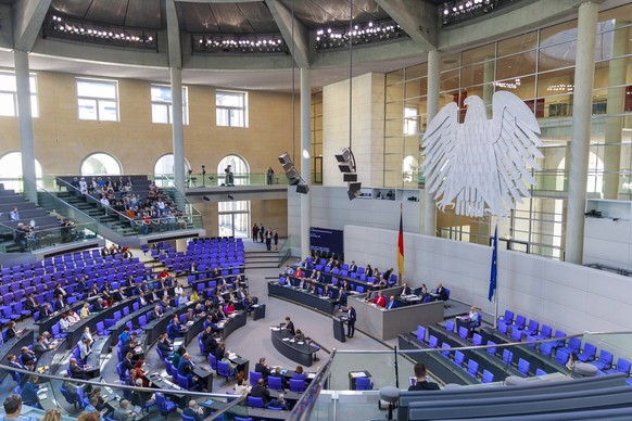 104. Sitzung des Bundestages am 12. Mai 2023 Deutschland, Berlin am 12.05.2023: Die Mitglieder der Bundestag debattieren in dem Plenaarsaal. *** 104 Session of the Bundestag on 12 May 2023 Germany, Be ...