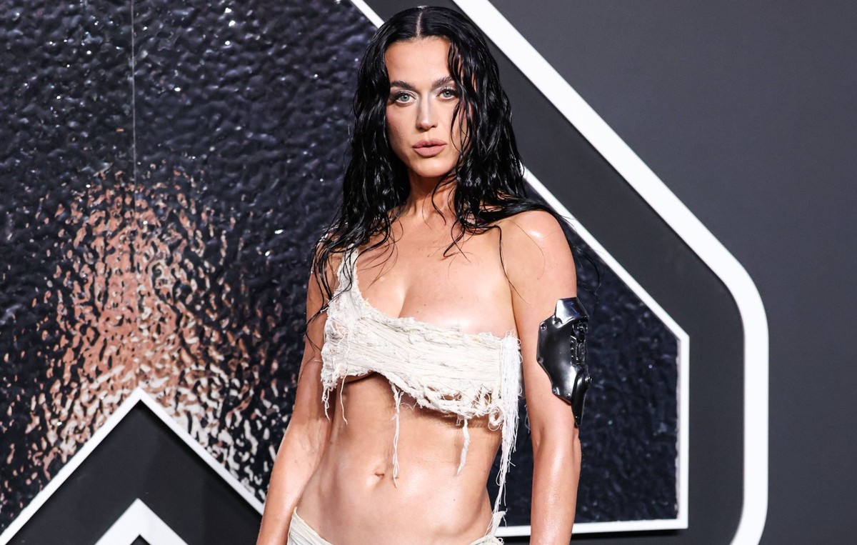 2024 MTV Video Music Awards - Arrivals ELMONT, NEW YORK, USA - SEPTEMBER 11: Katy Perry wearing Who Decides War arrives at the 2024 MTV Video Music Awards held at UBS Arena on September 11, 2024 in El ...