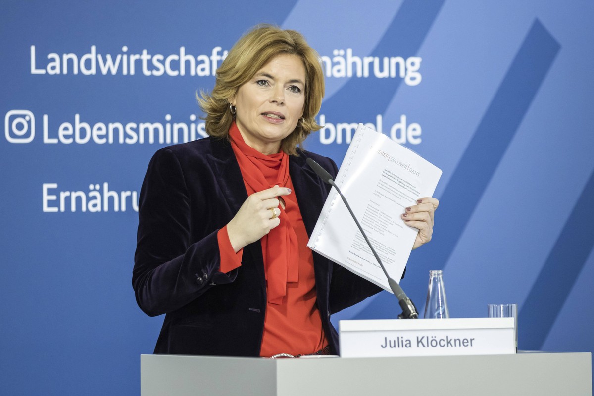 Bundeslandwirtschaftsministerin Julia Kloeckner CDU spricht im Rahmen einer Pressekonferenz. Berlin, 02.03.2021. Berlin Germany *** Federal Minister of Agriculture Julia Kloeckner CDU speaks at a pres ...