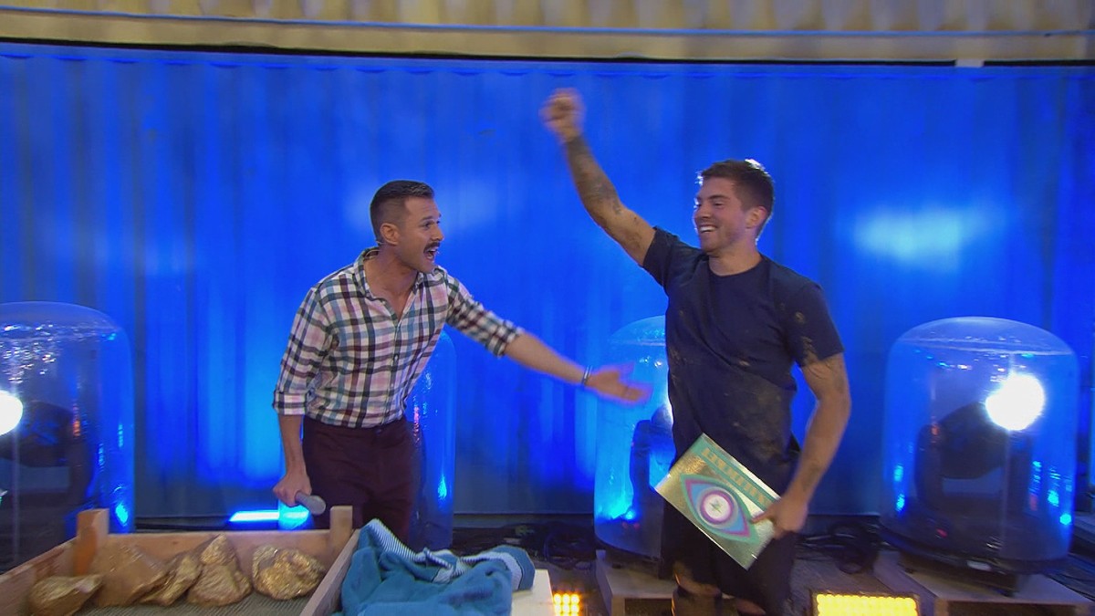 Titel: Promi Big Brother
Vom 9. bis 23. August 2019 in SAT.1
Motiv: Joey (re.) gewinnt das goldene Finalticket.
Credit © SAT.1

Rechtehinweis: Dieses Bild darf bis eine Woche nach Ausstrahlung hon ...