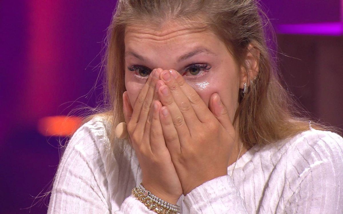 "Herzlichen Glückwunsch, Eric, im Fernsehen Schluss gemacht! Das ist sogar ein Tiefpunkt für dich!" – Katha ist außer sich.