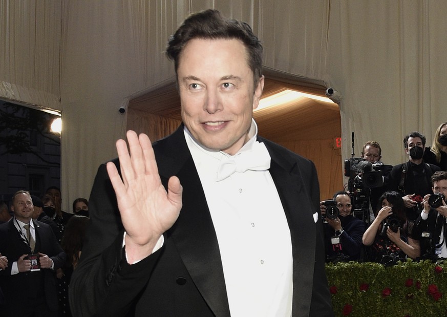 02.05.2022, USA, New York: Elon Musk kommt zur Benefizgala des Costume Institute des Metropolitan Museum of Art anl