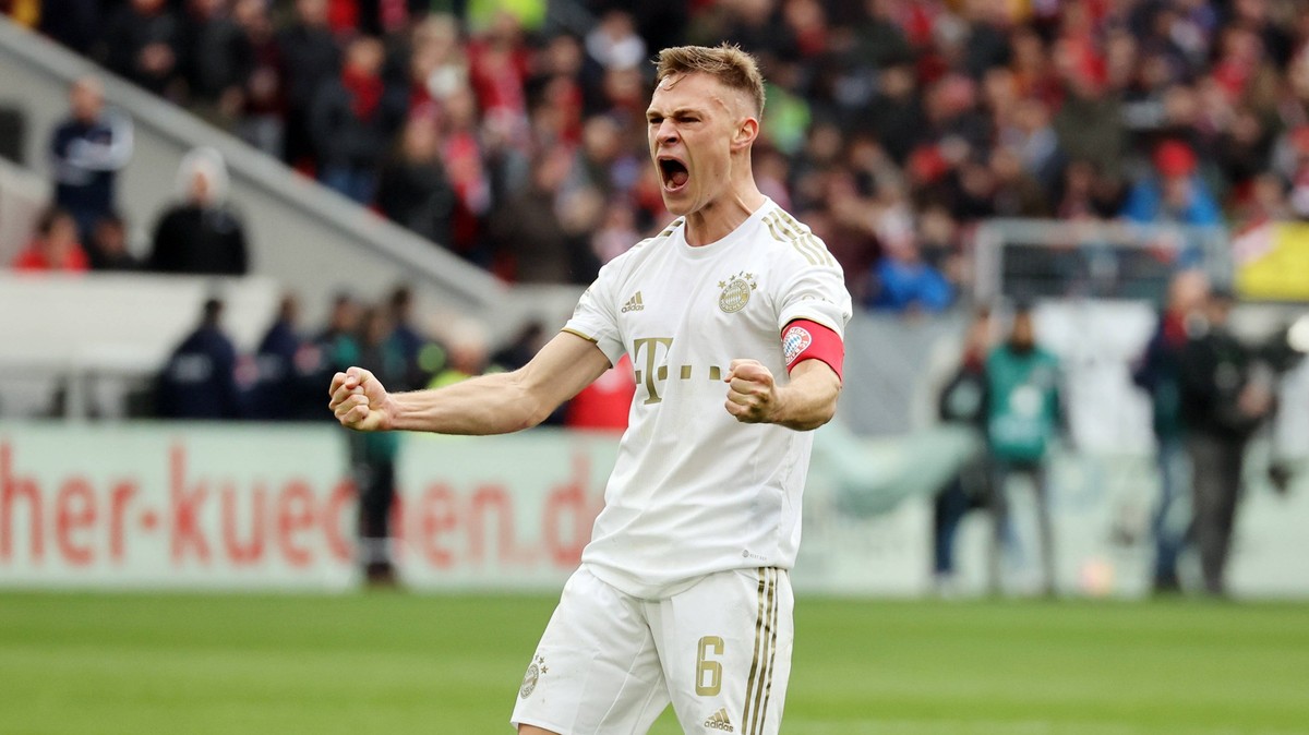 08.04.23 SC Freiburg - FC Bayern München Deutschland, Freiburg, 08.04.2023, Fussball, Bundesliga, SC Freiburg - FC Bayern München: Joshua Kimmich FC Bayern München Jubel Provokation provoziert vor den ...