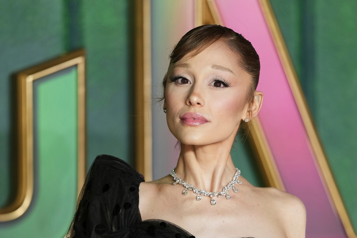 Ariana Grande poses for photographers upon arrival at the premiere of the film &quot;Wicked For Good&quot; in London, Monday, Nov. 10, 2025. (Photo by Scott A Garfitt/Invision/AP)