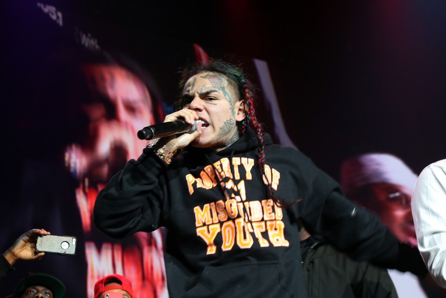 NEWARK, NJ - OCTOBER 28: 6ix9ine performs at 2018 Power105.1 Powerhouse NYC at Prudential Center on October 28, 2018 in Newark, New Jersey. (Photo by Johnny Nunez/WireImage)