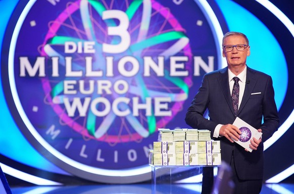 Moderator Günther Jauch

Die Verwendung des sendungsbezogenen Materials ist nur mit dem Hinweis und Verlinkung auf RTL+ gestattet.