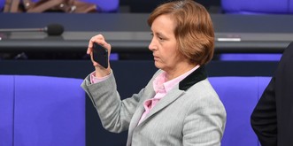 AfD bringt Antisemitismus in die Parlamente, sagt Annegret Kramp-Karrenbauer