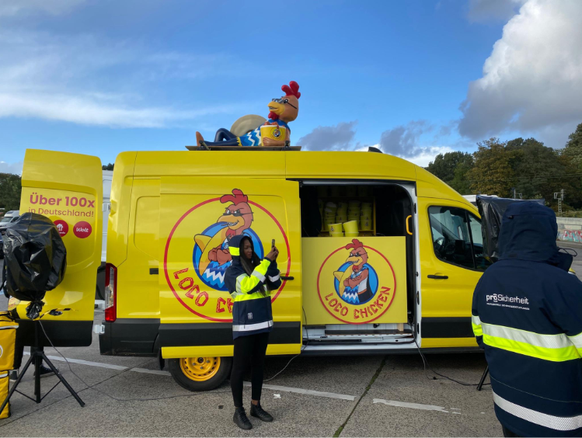 Der Loco-Chicken-Truck in Hamburg war Teil eines großen Promo-Wochenendes für die neue Foodmarke.