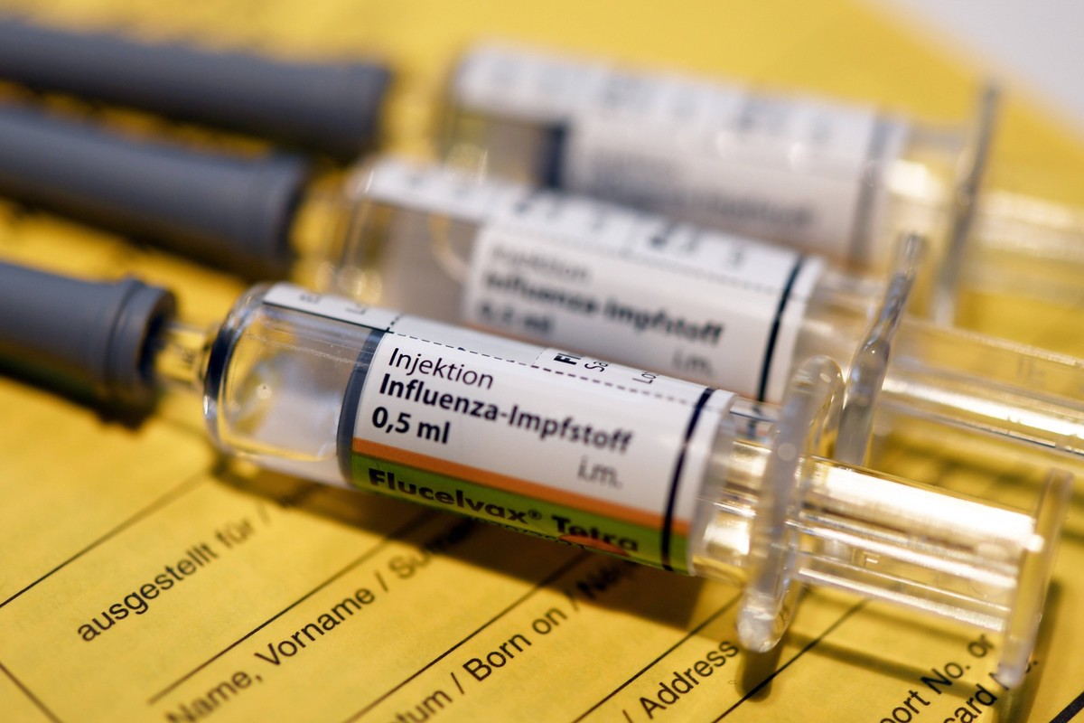 INFLUENZA GRIPPE IMPFUNG IMPFSTOFF *** INFLUENZA FLU VACCINE VACCINE