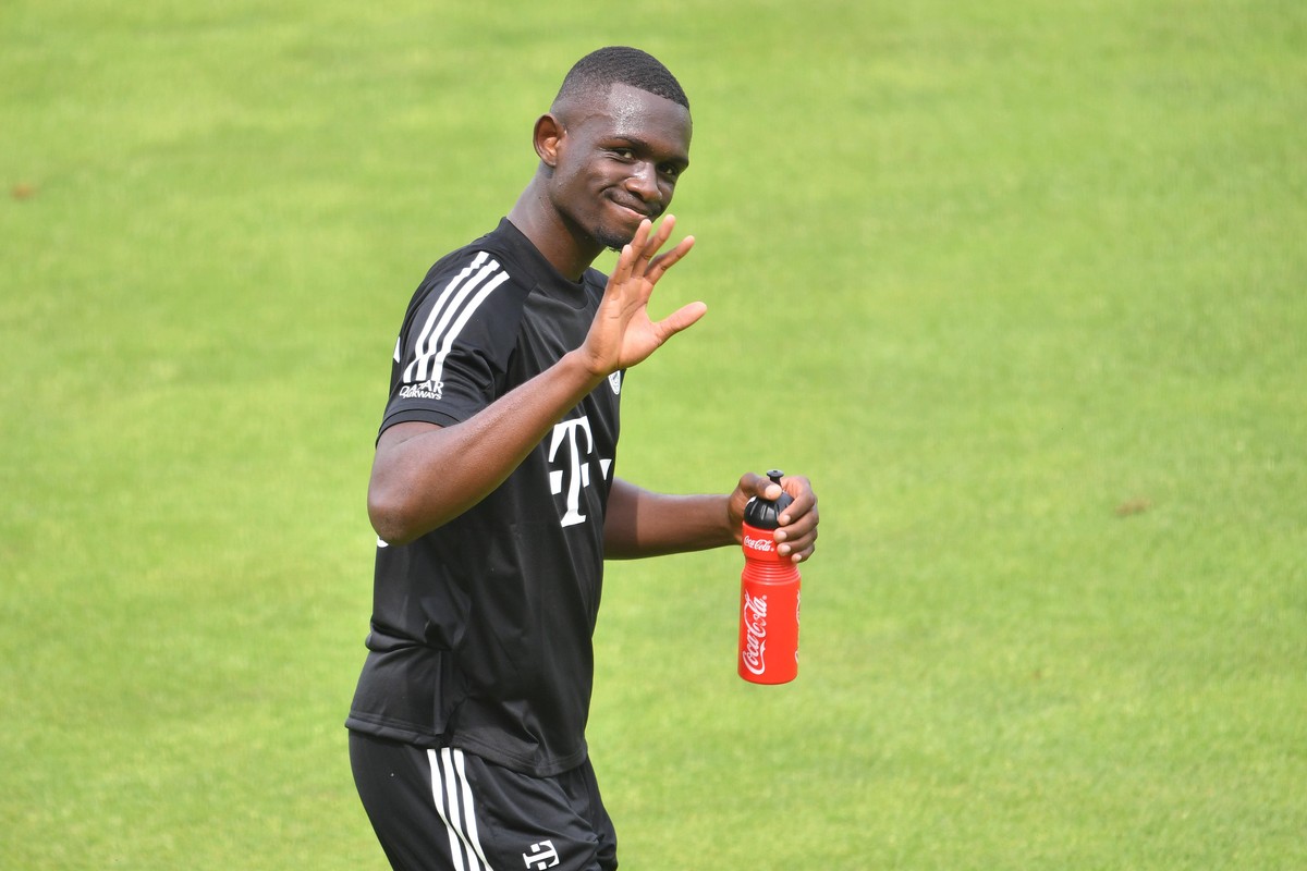 Tanguy Nianzou Kouassi, Neuzugang des FC Bayern München.