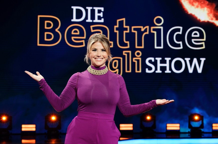 SWR Fernsehen DIE BEATRICE EGLI SHOW, am Samstag (26.11.22) um 20:15 Uhr.
Beatrice Egli präsentiert mit dem SWR eine neue Ausgabe ihrer Musik- und Unterhaltungsshow: &quot;Die Beatrice Egli Show“.
© S ...